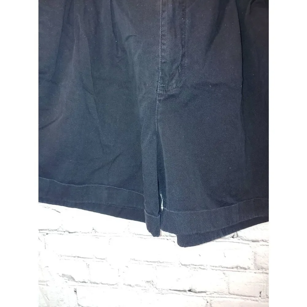 Essentials Sports Petites Women's Size 14 Black Pleated Cuffed Chino Shorts